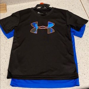 2 Under Armour boys heatgear youth T shirts. 6